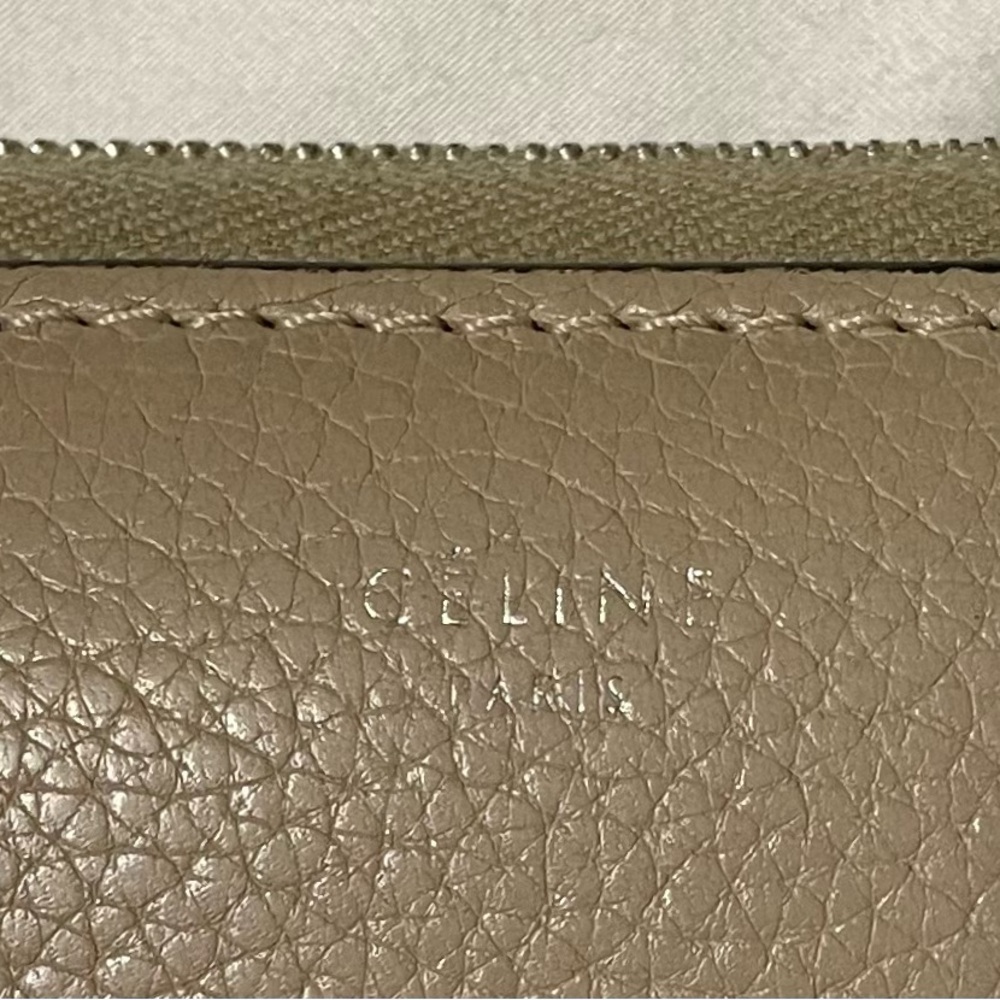 Beautiful Celine Authentic Vintage Taupe Leather Wallet w/ Gorgeous Red Interior - Picture 3 of 16